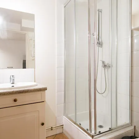 Avec Terrasse En Centre-ville De 3 Etoiles